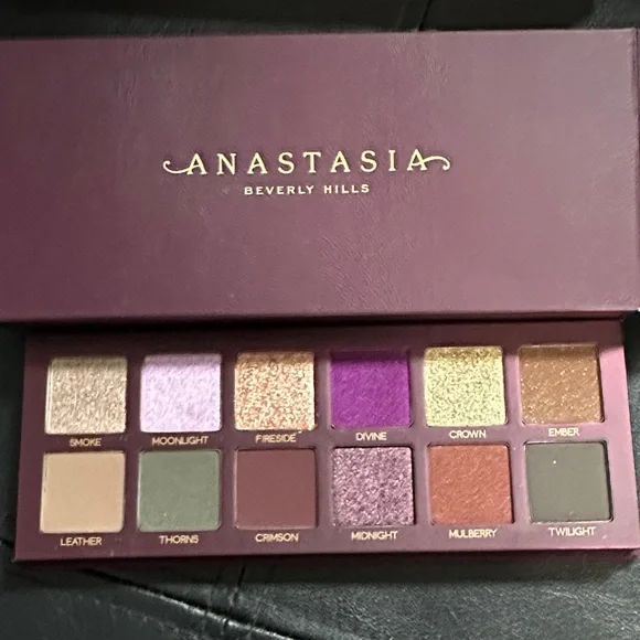 Anastasia Beverly Hills Fall Romance Eyeshadow Palette - Picture 3 of 5